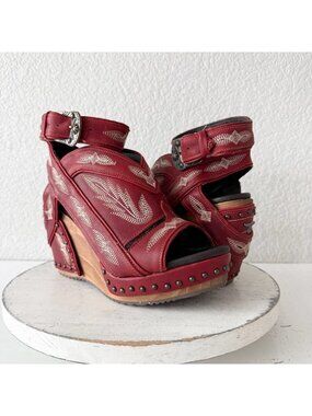 Lane Boots LEXINGTON Womens Red Wedges Western Sandals Leather Wooden Heel Sz 9